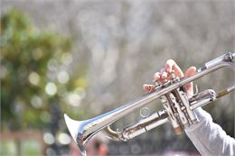 fanfare à valloire - Photo by Fede Casanova on Unsplash
