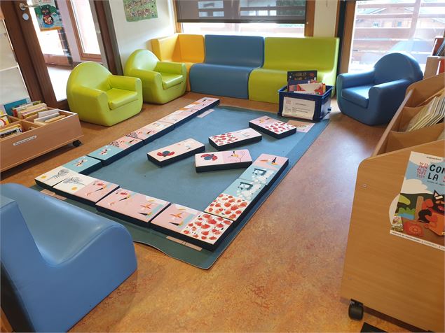 domino géant - Bibliothèque NDB