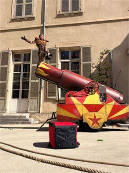 L'homme canon - Spectacle Est Dans La Rue_La Toussuire - Homme Canon