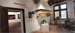 Espaces imaginés - Barillot et les collections régionales_Pérouges - Jean-Marc Benas