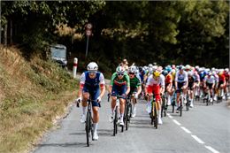 Photo du peloton de l'édition 2025 - Tour de l'Avenir - Quentin Joly