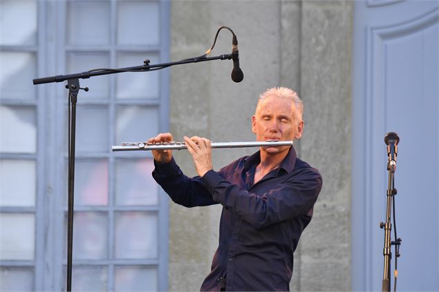 CONCERT - guy