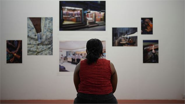 Exposition-vente de peintures à la maison Cazin de Pérouges_Pérouges - unsplash