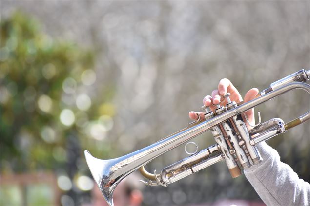 fanfare à valloire - Photo by Fede Casanova on Unsplash