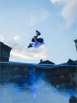 Outdoor Urban Festival - Show Slackline_Valfréjus - F.Lambert