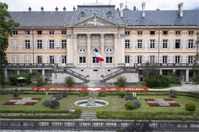 Château des ducs de Savoie - Jardins et façade sud - Département de la Savoie