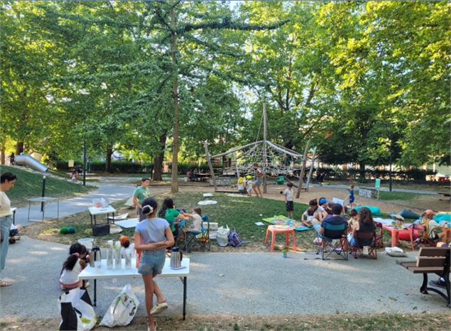 Animations : Jeux Dés Places_Annecy