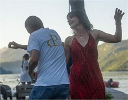 Couple dansant le rock - Le Cadre