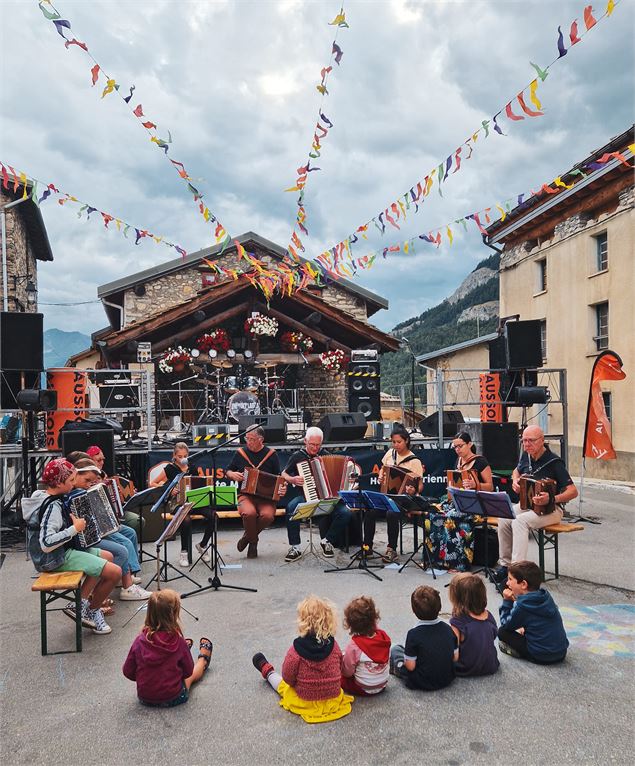 Apéro-Concert avec le groupe Accord'Oé_Aussois - Apéro-Concert avec le groupe Accord'Oé_Aussois
