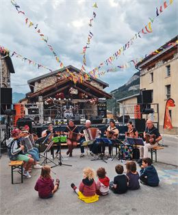 Apéro-Concert avec le groupe Accord'Oé_Aussois - Apéro-Concert avec le groupe Accord'Oé_Aussois