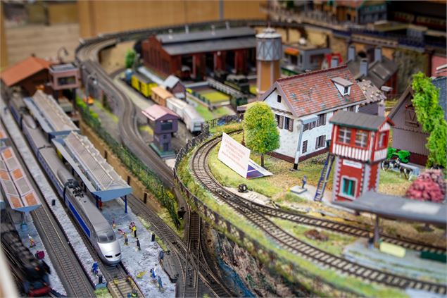 Maquette de train - Marilou Perino