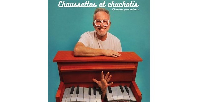 Chaussettes et Chuchotis par Xavier STUBBE