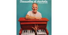 Chaussettes et Chuchotis par Xavier STUBBE