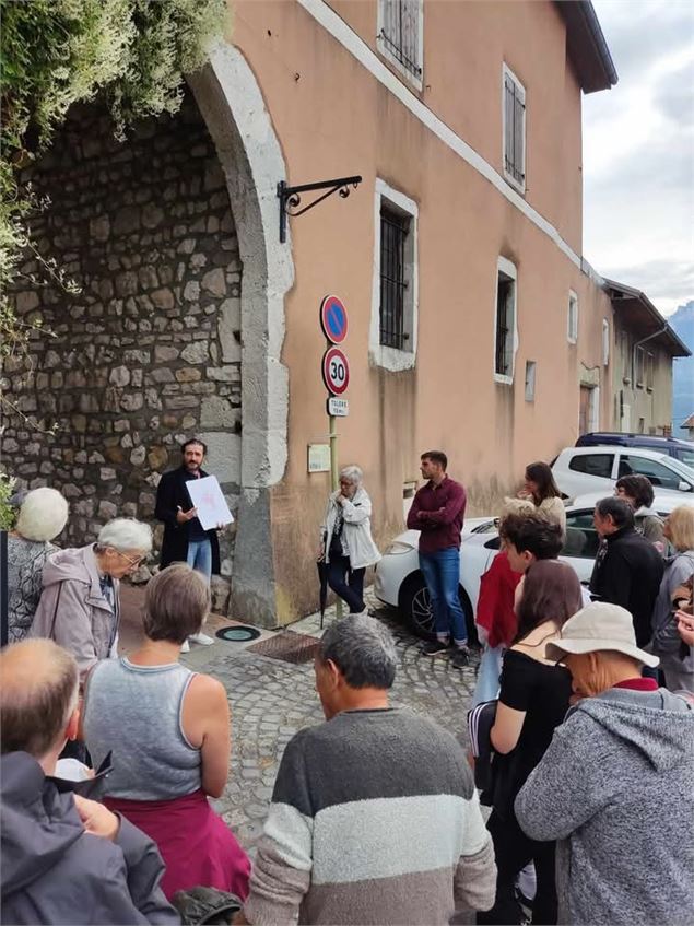 Visite guidée du bourg de Les Marches, avec un Guide du patrimoine Savoie Mont blanc_Porte-de-Savoie