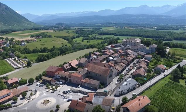 Visite guidée du bourg de Les Marches, avec un Guide du patrimoine Savoie Mont blanc_Porte-de-Savoie