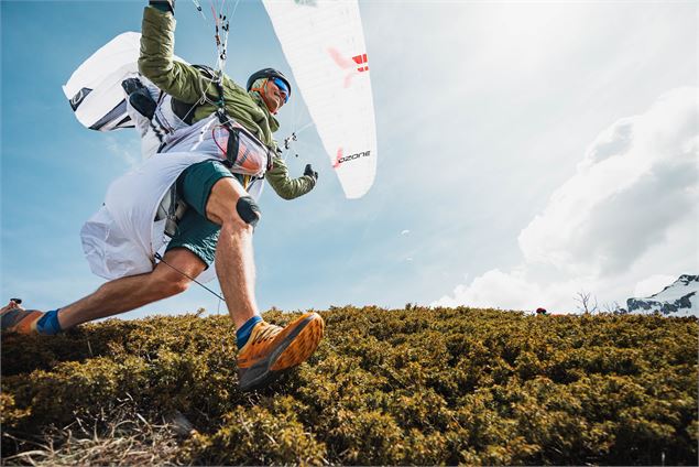 Bornes to fly - Robin Issartel