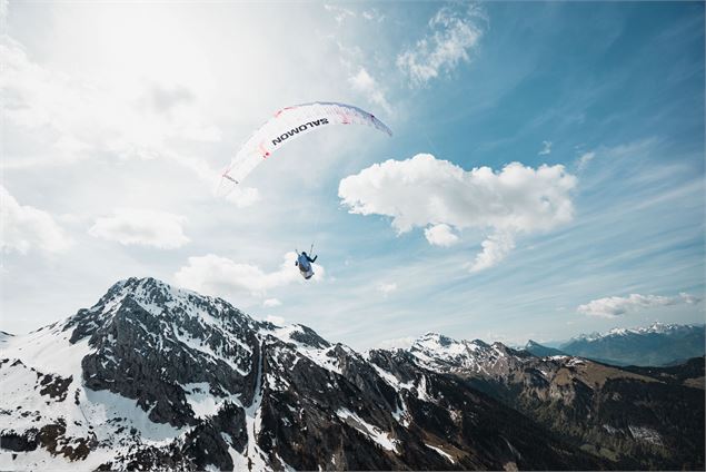 Bornes to fly - Robin Issartel