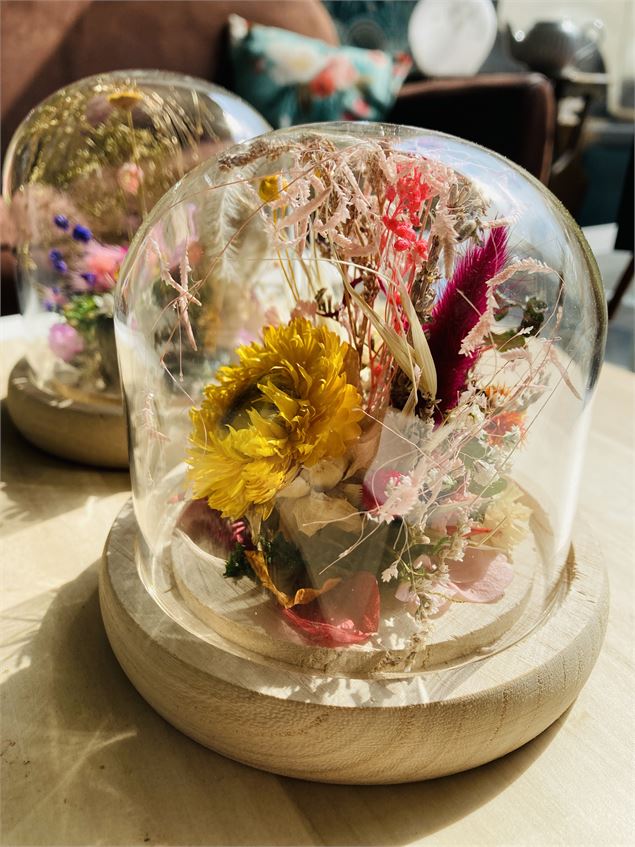 Photo d'une cloche de fleurs séchées - Pom'Violette