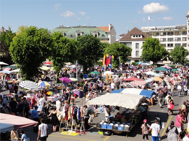 Braderie vide-grenier - Office de Tourisme La Roche-sur-Foron