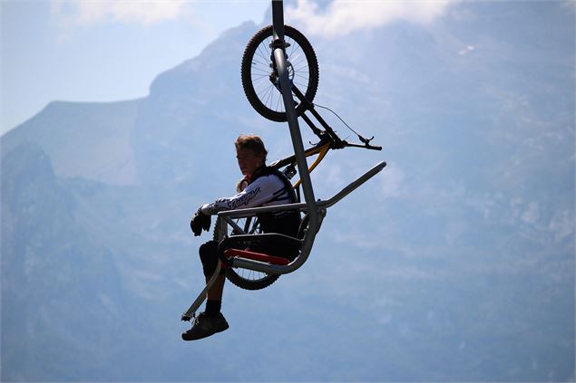 XFry Downhill - OT Manigod