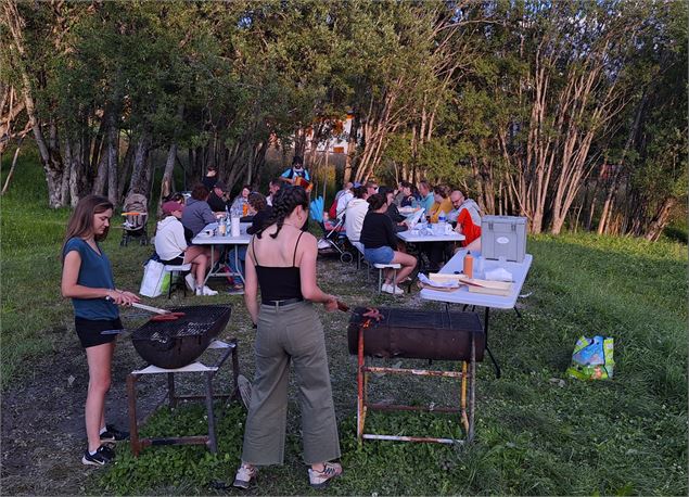 Soirée barbeuc - Office de Tourisme de Saint Jean d'Arves