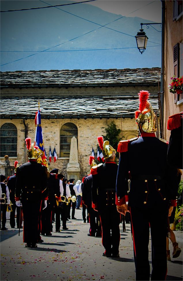 Défilé des Pompiers en tenue d'Empire - MO. JL Rigaux - OT AUSSOIS