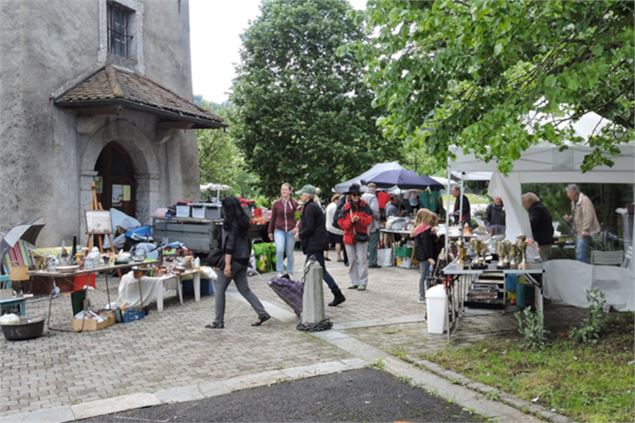 Vide grenier_Saint-André-de-Boëge - Comité Apar'ça