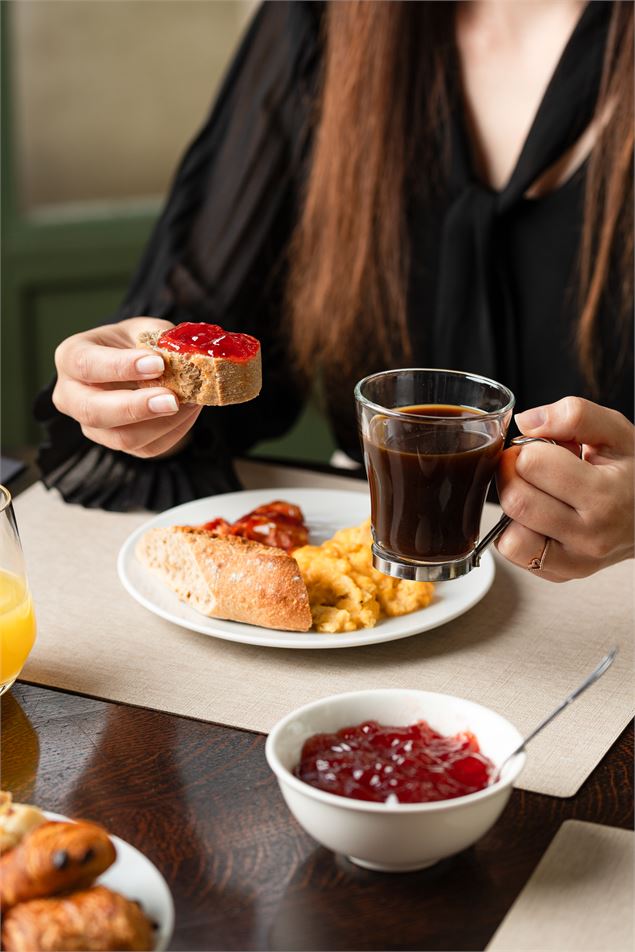Brunch buffet au cœur d'Aix-les-Bains - Noémie Gervais