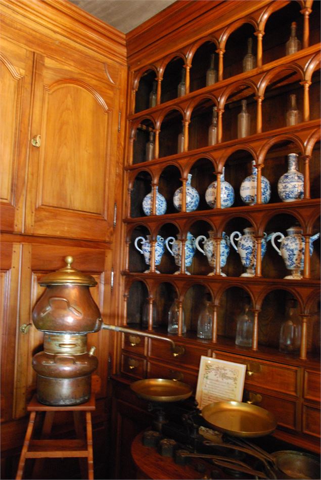 Visite commentée de l'apothicairerie de l'Hôtel-Dieu_Thoissey