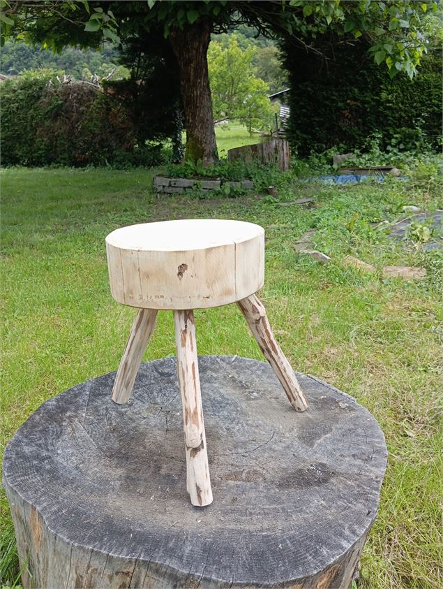 Tabouret en bois morzine - Office de tourisme