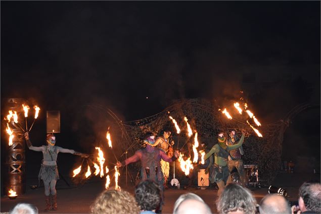 Spectacle de feu - Mairie de Saint-Jean-de-Maurienne