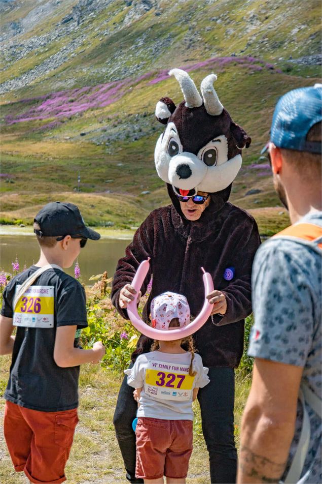Animations enfants pendant la Family Fun Marche - L.Brochot - OT Val Thorens