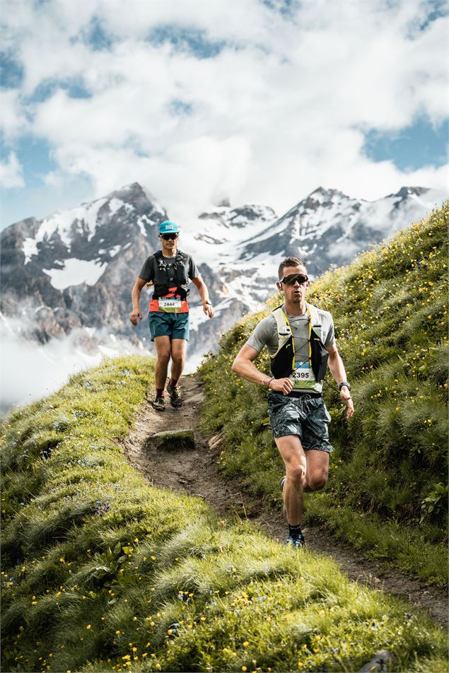 Coureurs pendant le High Trail Vannoise de Val d'Isère - Club des Sports de Val d'Isère