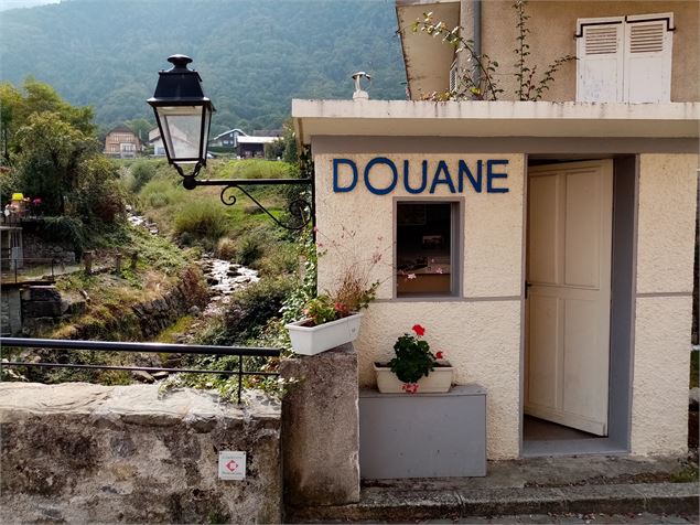 Douane de Saint-Gingolph - Yvan Tisseyre
