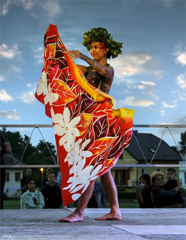 Festival des Cultures du Monde : danses traditionnelles et feu d'artifice - UACS