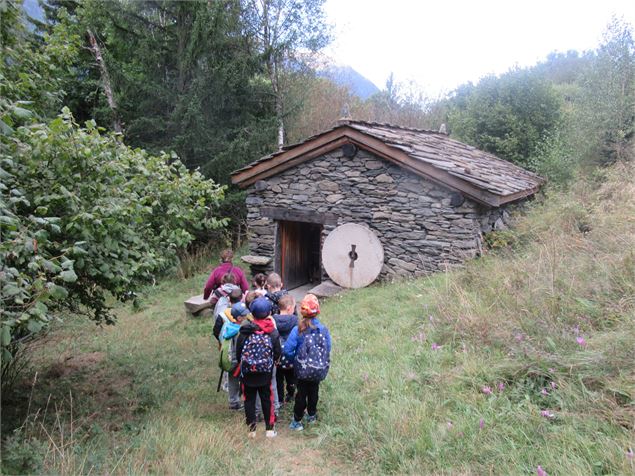 Visite scolaire - Association les Moulins de Pralognan de Saint André