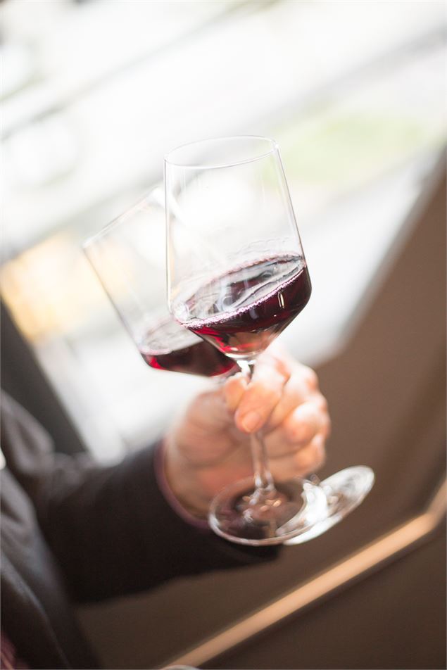 Dégustation vin - ©OTGBA