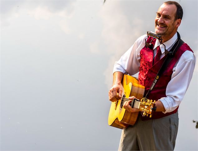 Concert en terrasse de Barefoot Iano
