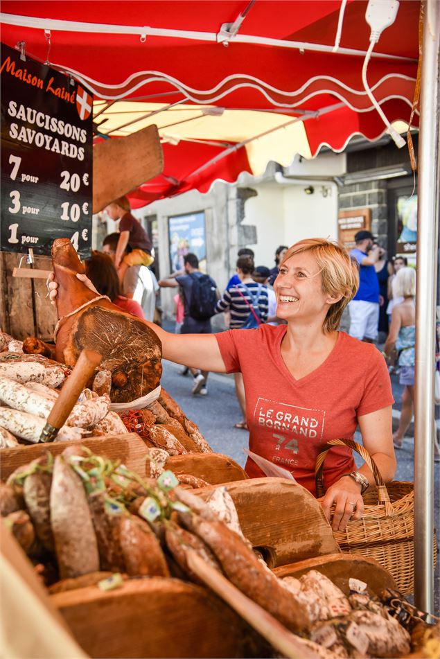 Marché hebdomadaire au Grand-Bornand Chinaillon - © csardin - OT Le Grand-Bornand