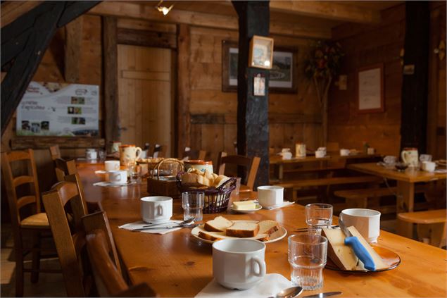 Goûter à l'alpage de Barbossine - G.Vabre