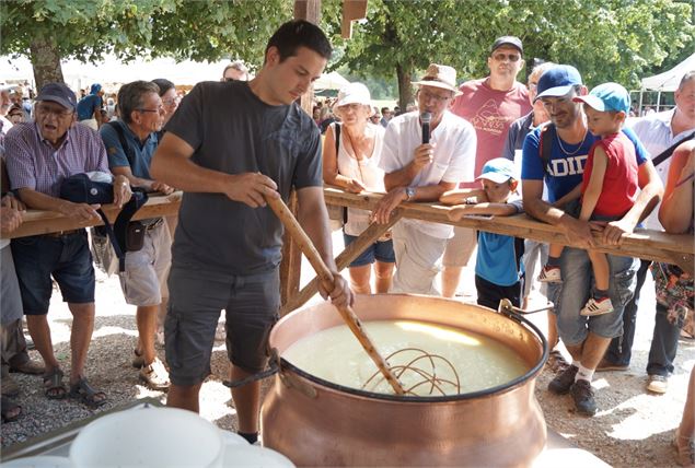 feteemmentalaixlesbainsrivieradesalpes - fête de l'emmental