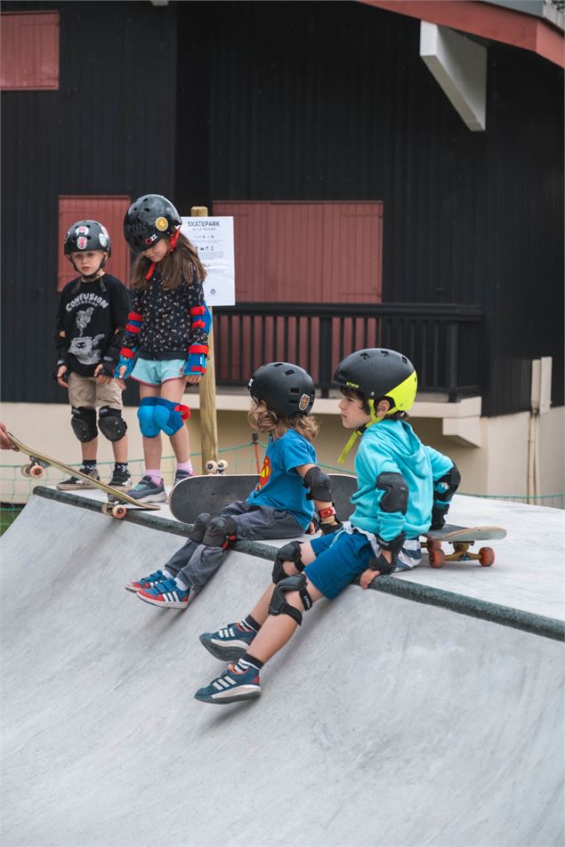 Enfants faisant du skate - OTHMV G.Lavila