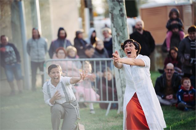 Spectacle : MémoireS • Permettez-moi d’insister lourdement sur l’importance de se souvenir_Yenne - S