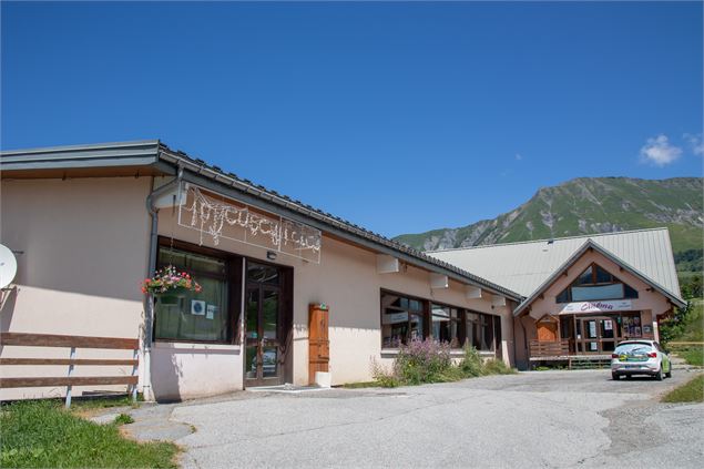Salle des fêtes Albiez-Montrond - Cie La foule en délire