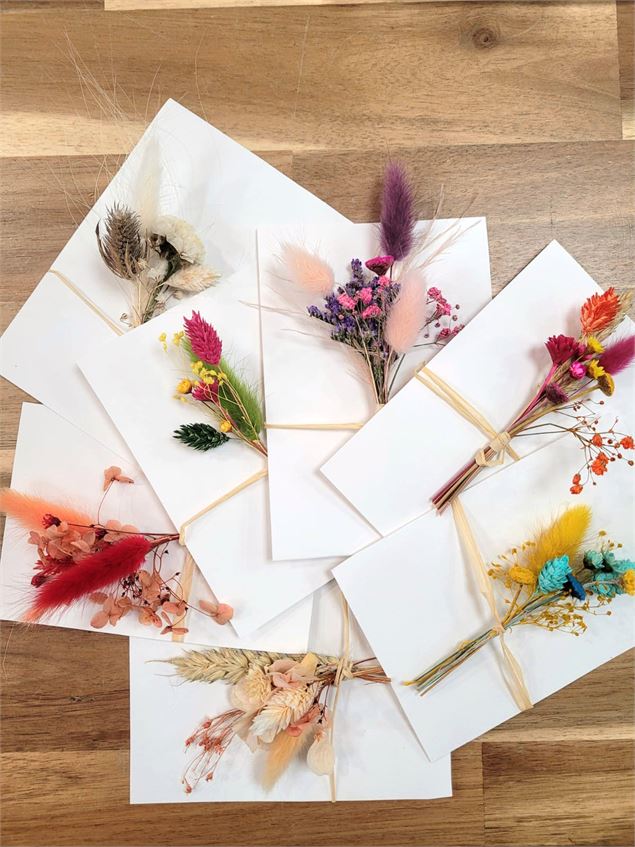 Atelier carte postale fleurie - ©pom'Violette
