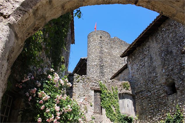 tour de guet Pérouges - Marilou Perino