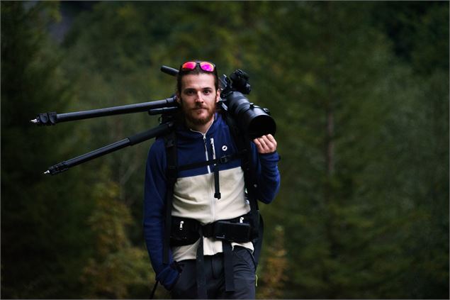 Baptiste Deturche avec son appareil photo - B. Deturche