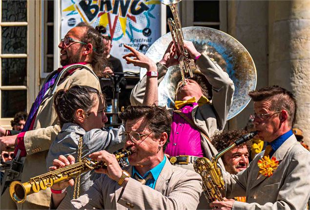 Concert Fanfare SopaLoca - Spectacle Est Dans La Rue_La Toussuire - Auguste et Leopold