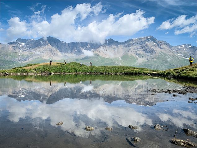 Concurrents autour d'un lac d'altitude - KCIOP