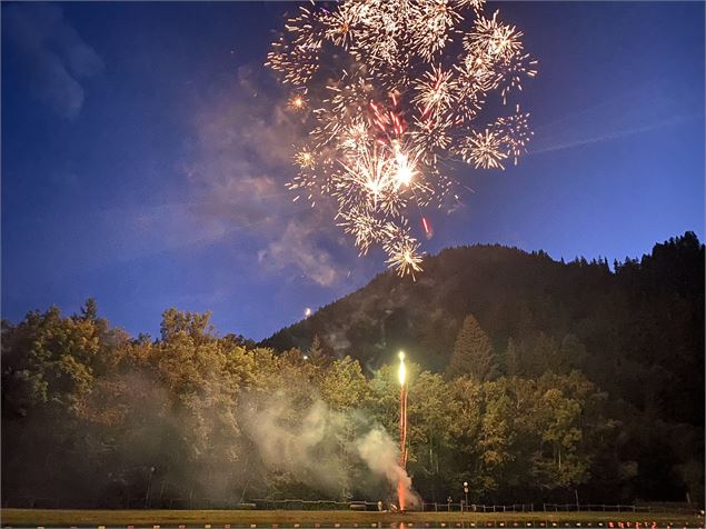 Photo du feu d'artifice - OT Flumet/St Nicolas